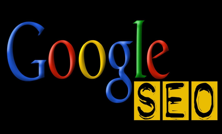 Színes Google logó és sárga alapon fekete SEO felirat fekete háttér előtt.